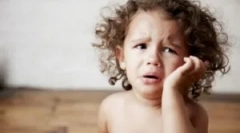 Симптоми та лікування корости у дітей